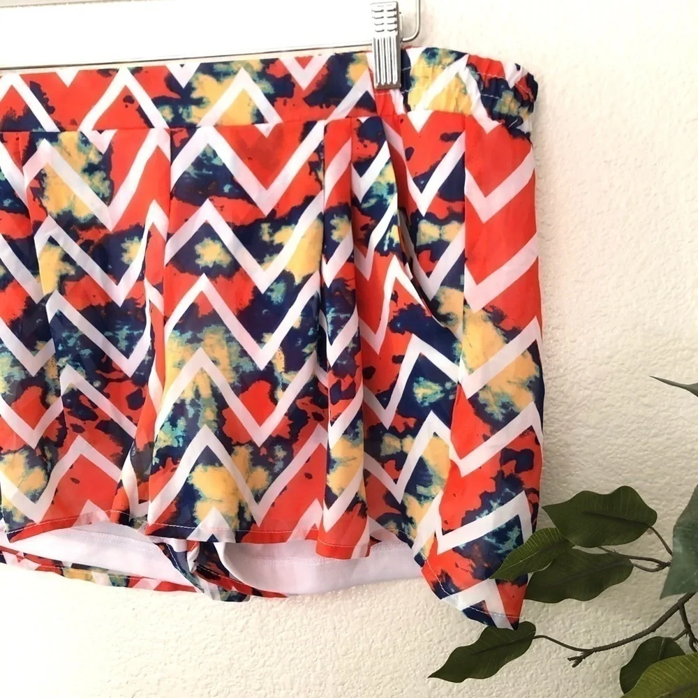 NWT Rewind Colorful White Zig Zag Shorts